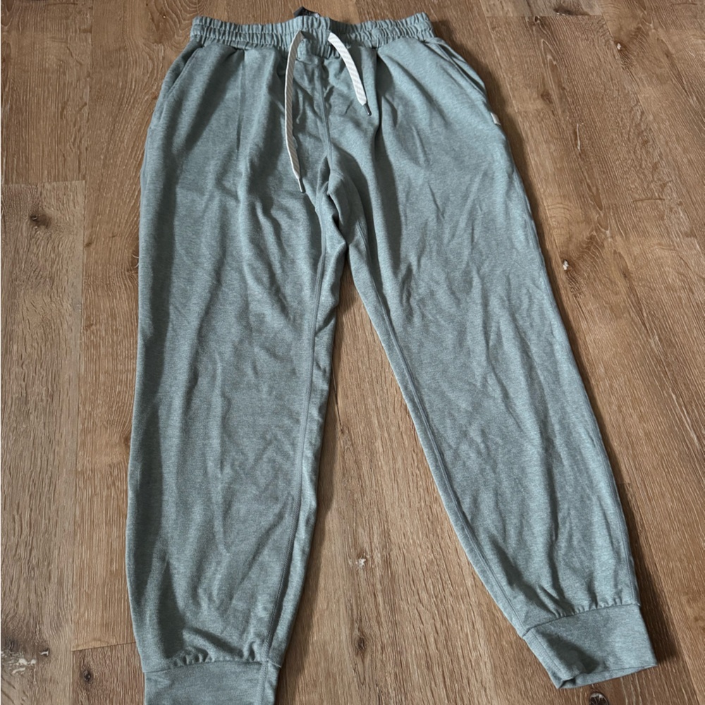 Vuori Light Green Performance Joggers VW303‎ Size S